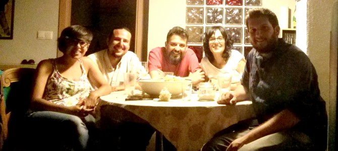 Fernández Ibar inaugura ‘Cena con tu Alcalde’ con los propietarios de la Librería-Cafetería La Mínima