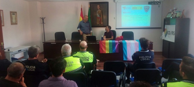 Rincón de la Victoria, primer municipio de la Axarquía en formar a la policía local sobre la homofobia y transfobia