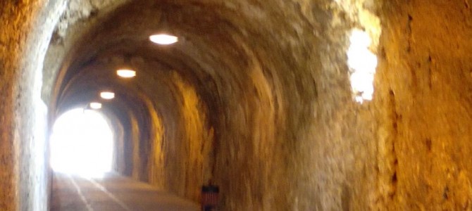 Rincón recupera las Jornadas de Memoria Histórica con la colocación de una placa conmemorativa en el Túnel de La Cala del Moral